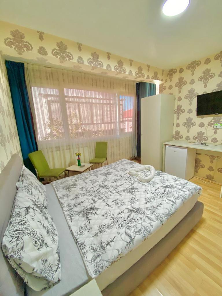 Kutlu Suit Ankara Luaran gambar