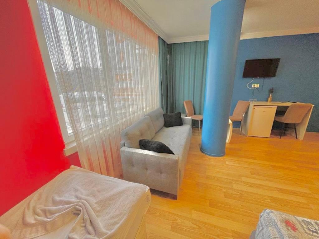 Kutlu Suit Ankara Luaran gambar